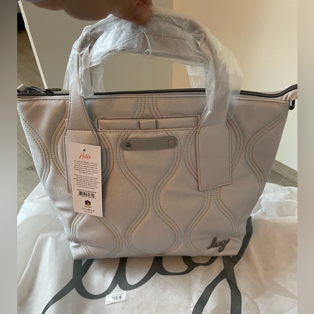 NWT Lug Matte Luxe Alto in Silver with icepop stitching